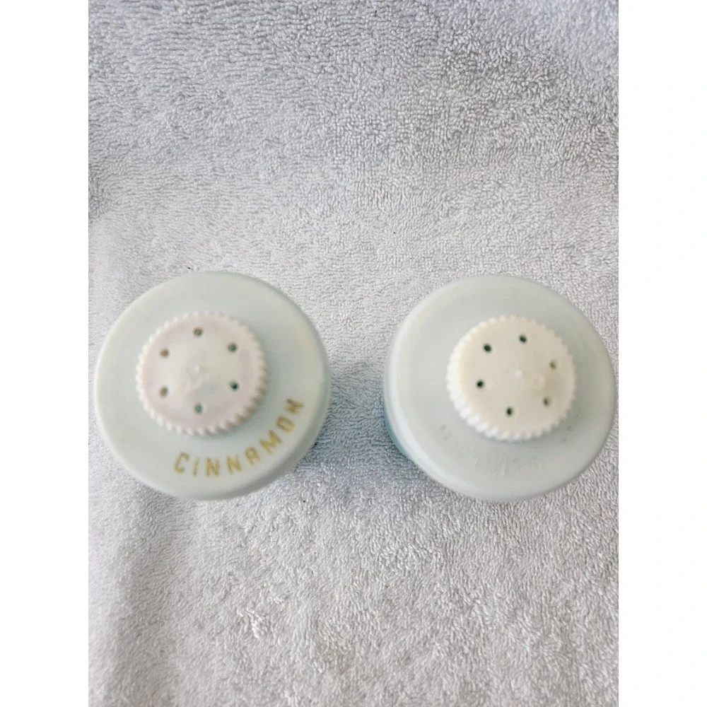 Vintage‎ Tupperware Set of 2 Green/blue Spice Jars Shakers Cinnamon Nutmeg